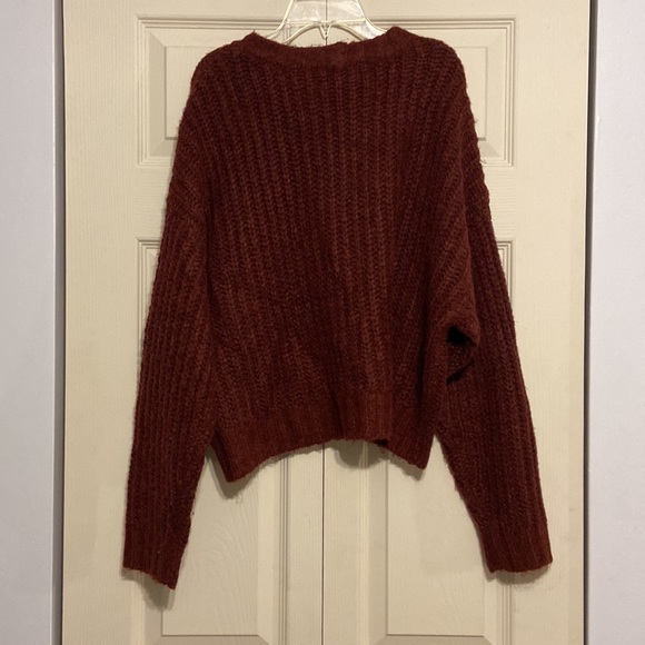 American Eagle Sweater - Picture 5 of 5